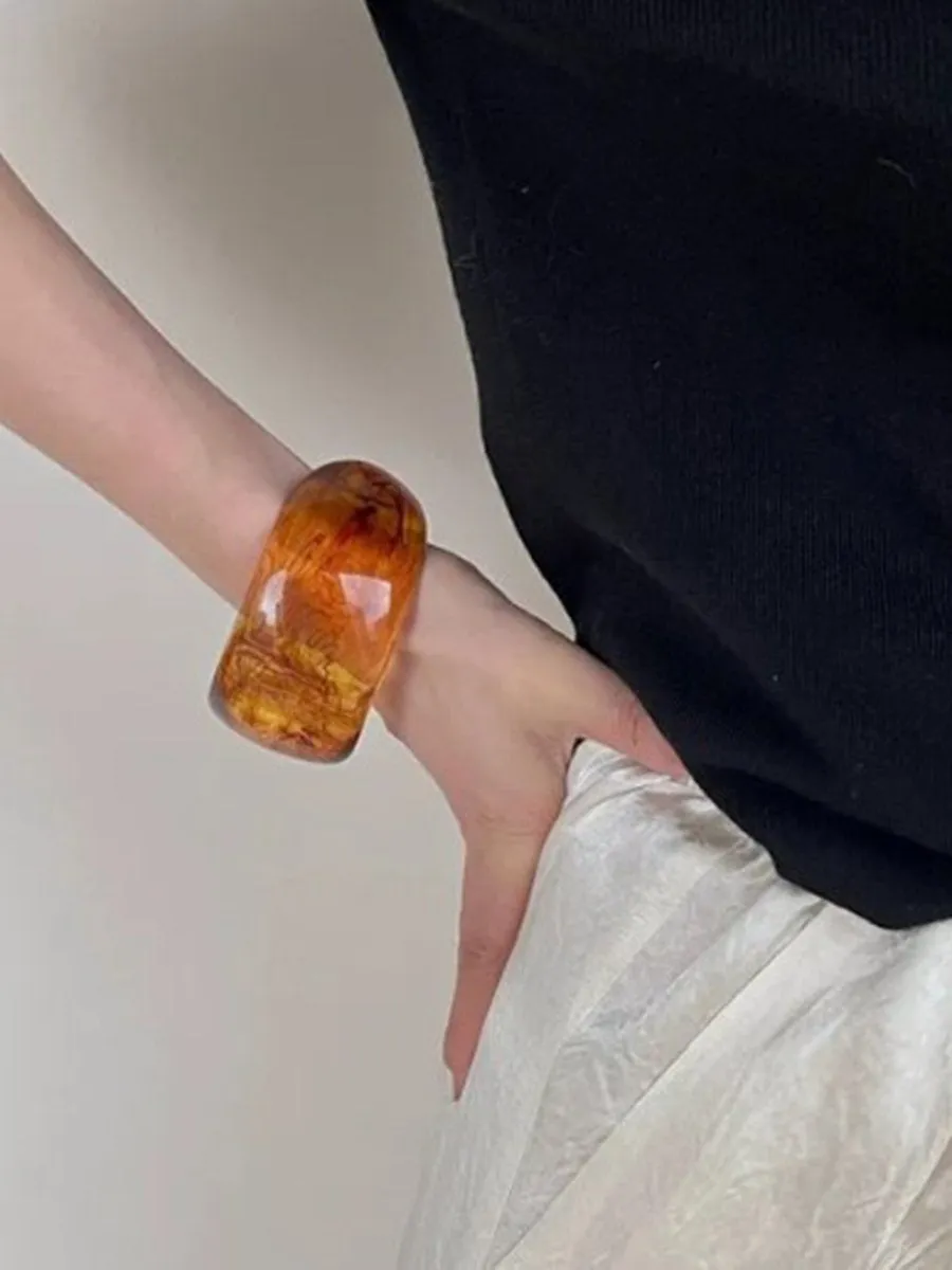 Fashionable Special-Shaped Resin Bracelet